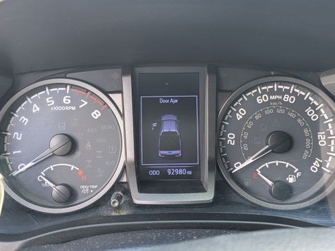 Used 2019 Toyota Tacoma TRD Pro AWD/4WD image 24