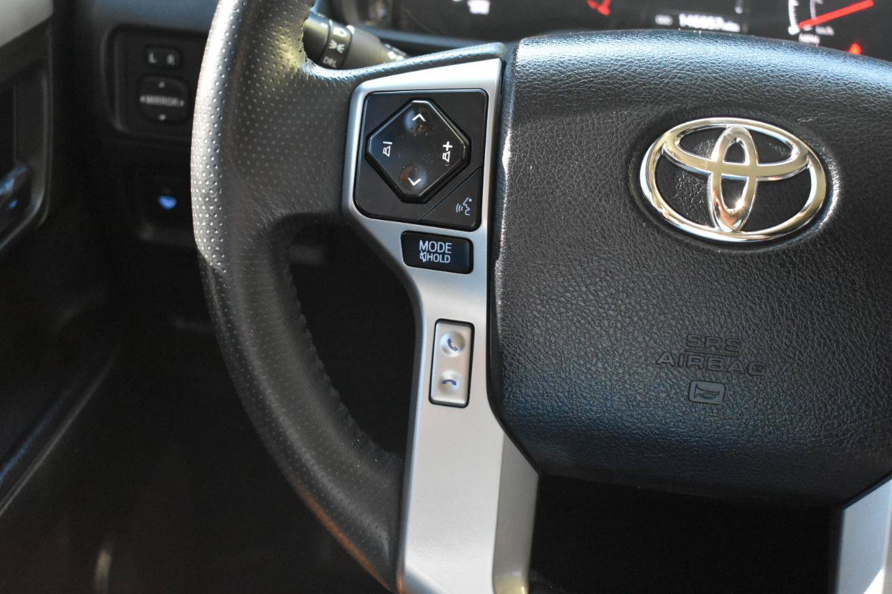Used 2020 Toyota 4Runner SR5 AWD/4WD image 29