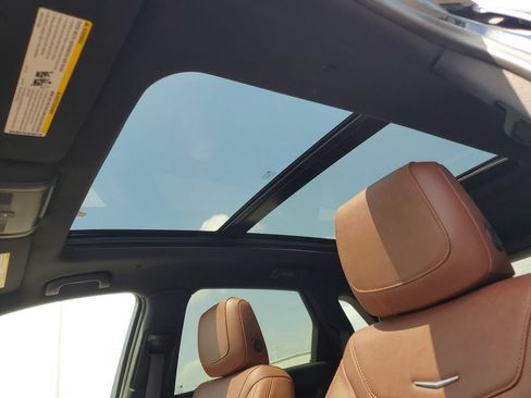 Used 2025 Cadillac XT5 Premium Luxury w/ LPO, Floor Liner Package AWD/4WD image 6
