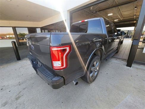 Used 2017 Ford F150 XLT w/ Equipment Group 302A Luxury RWD image 4