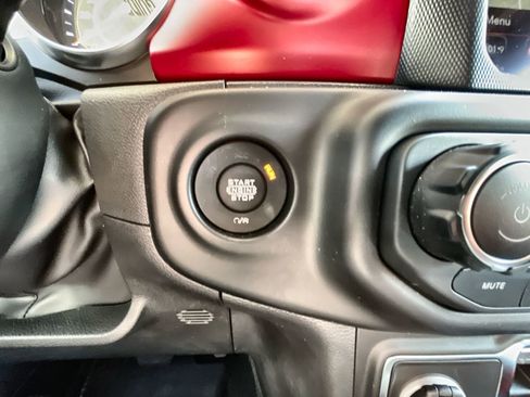 Used 2023 Jeep Wrangler Unlimited Rubicon w/ Cold Weather Group image 17