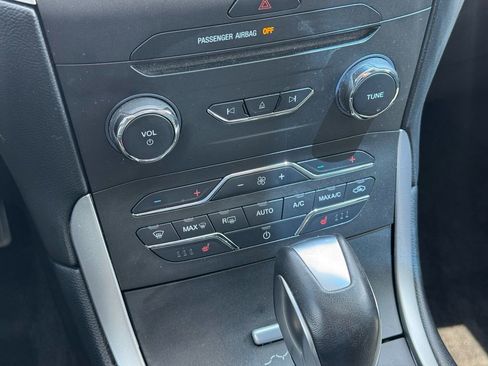 Used 2016 Ford Edge SEL w/ Equipment Group 201A AWD/4WD image 17