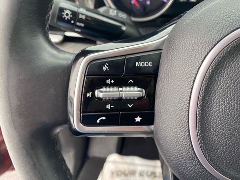 Certified 2024 Kia Carnival EX image 15