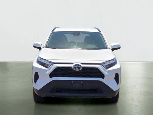 Used 2025 Toyota RAV4 XLE AWD/4WD image 9