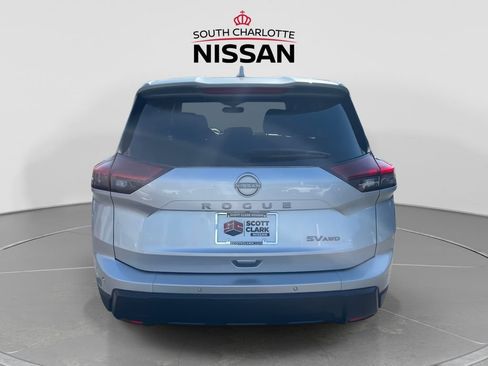 Used 2024 Nissan Rogue SV AWD/4WD image 5