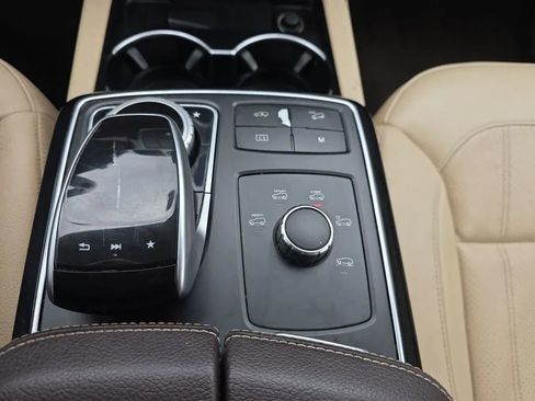Used 2017 Mercedes-Benz GLS 450 4MATIC image 35