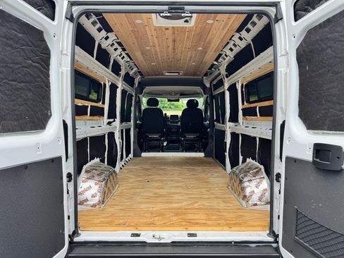 Used 2023 RAM ProMaster 2500 w/ Convenience Group FWD image 7