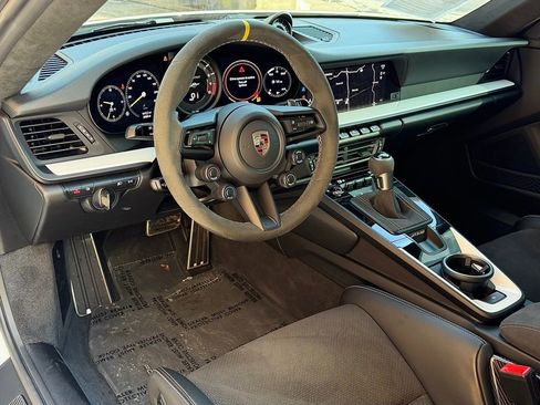 Certified 2025 Porsche 911 GT3 RS RWD image 4