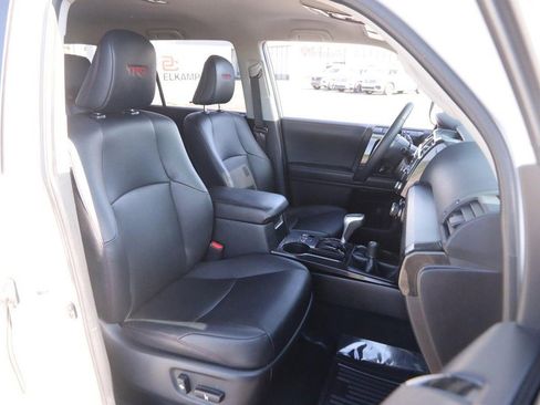 Used 2021 Toyota 4Runner TRD Off-Road Premium AWD/4WD image 27