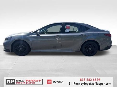 New 2026 Toyota Camry SE FWD image 2