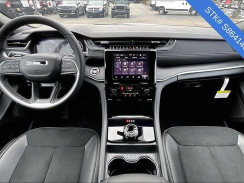 New 2025 Jeep Grand Cherokee L Altitude image 5