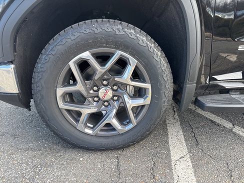 New 2026 GMC Sierra 1500 SLT w/ SLT Premium Package image 3