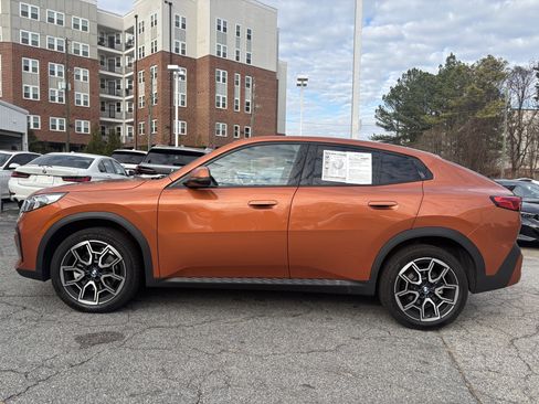 Used 2025 BMW X2 xDrive28i image 2