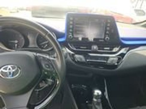 Used 2020 Toyota C-HR XLE FWD image 12
