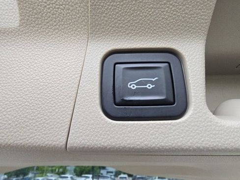 Used 2018 GMC Acadia Denali w/ Technology Package AWD/4WD image 41