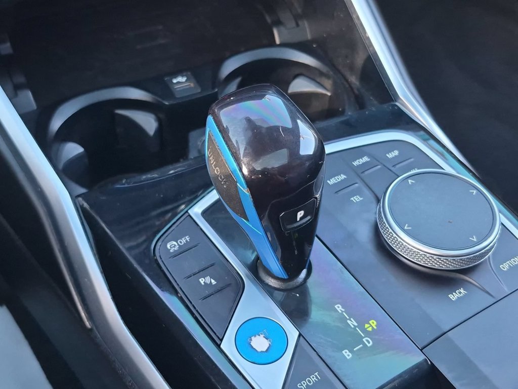 Used 2022 BMW i4 eDrive40 RWD image 16