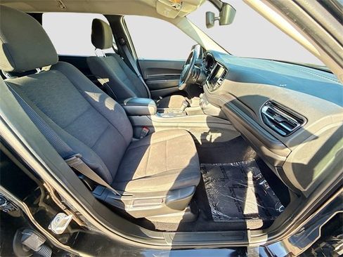 Used 2022 Dodge Durango SXT image 32