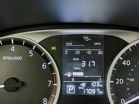 Used 2024 Nissan Kicks S image 15