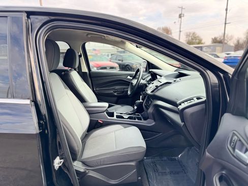 Used 2017 Ford Escape SE w/ SE Cold Weather Package image 32