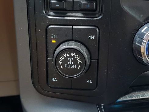 Used 2021 Ford F150 Lariat w/ Equipment Group 502A High AWD/4WD image 33