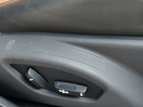 Used 2015 Volvo V60 T5 Platinum image 11