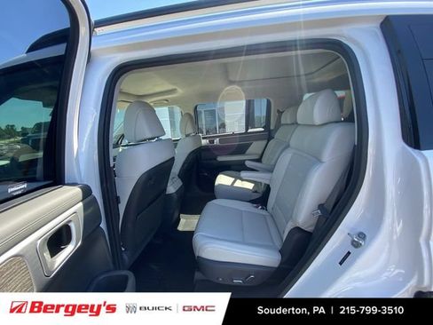 Used 2024 Hyundai Santa Fe Calligraphy AWD/4WD image 6
