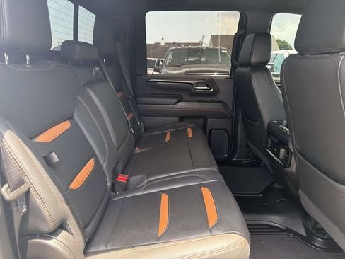 Used 2025 GMC Sierra 2500 AT4 w/ AT4 Premium Plus Package AWD/4WD image 12