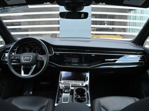 Certified 2025 Audi Q7 3.0T Premium w/ Convenience Package image 17