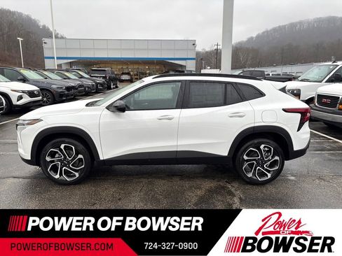 New 2026 Chevrolet Trax RS w/ Driver Confidence Package image 2