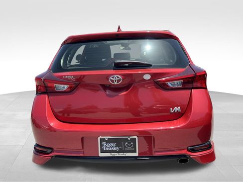 Used 2018 Toyota Corolla iM FWD image 6