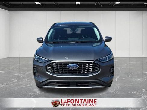 Certified 2024 Ford Escape Platinum AWD/4WD image 2