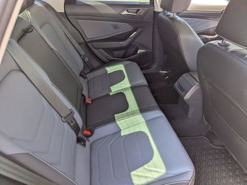Used 2025 Volkswagen Jetta SEL FWD image 13
