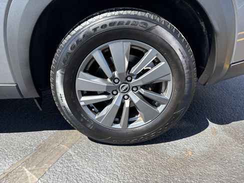 Used 2024 Nissan Pathfinder SV FWD image 24
