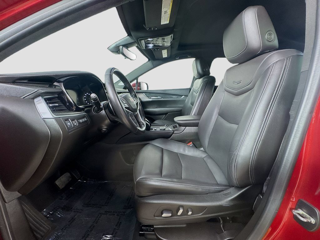 Used 2022 Cadillac XT5 Premium Luxury w/ Technology Package AWD/4WD image 27