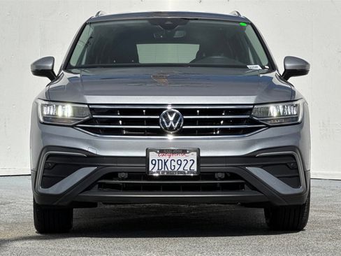 Used 2022 Volkswagen Tiguan SE image 9