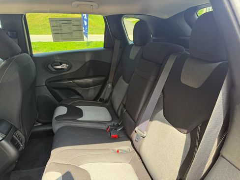 Used 2014 Jeep Cherokee Latitude w/ Comfort/Convenience Group AWD/4WD image 21