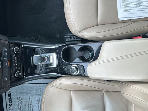 Used 2018 INFINITI QX30 Premium w/ Navigation Package FWD image 13