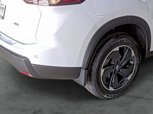 Used 2026 Nissan Rogue SV AWD/4WD image 12