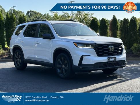 Used 2025 Honda Pilot Sport image 1