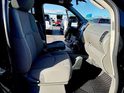 Used 2019 Nissan Frontier SV image 26
