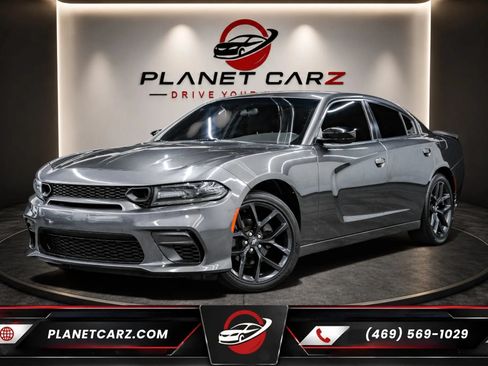 Used 2021 Dodge Charger SXT w/ Blacktop Package RWD image 1