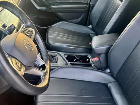 Used 2024 Volkswagen Tiguan SE image 13