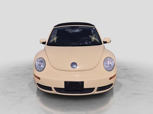 Used 2008 Volkswagen Beetle S FWD image 3