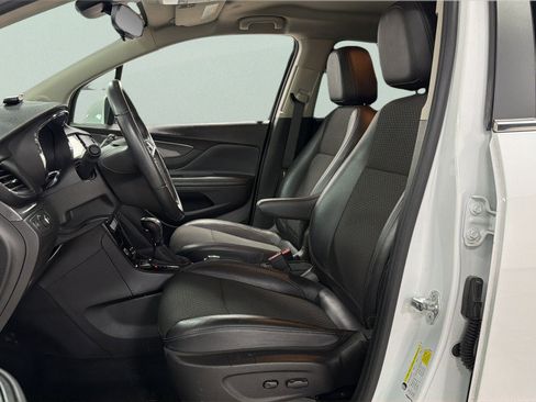 Used 2020 Buick Encore Preferred FWD image 16