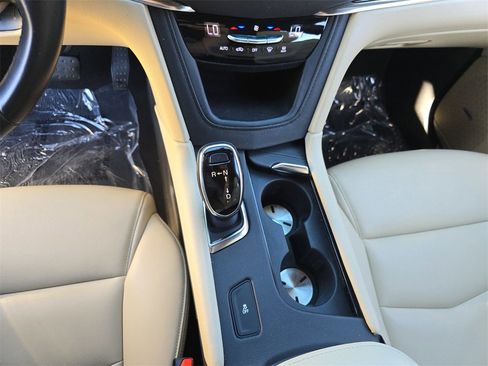 Used 2019 Cadillac XT5 FWD image 31