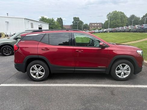 Used 2018 GMC Terrain SLE w/ Driver Convenience Package AWD/4WD image 3