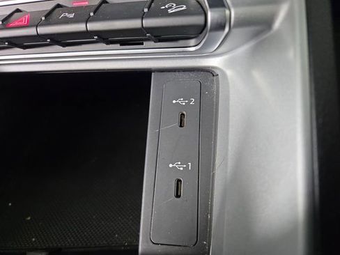 Used 2025 Audi Q3 2.0T Premium image 25