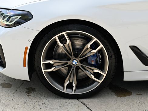 Used 2021 BMW M550i xDrive w/ Executive Package AWD/4WD image 9