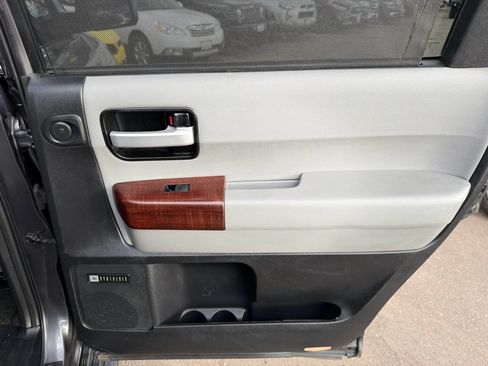 Used 2014 Toyota Sequoia Platinum w/ Preferred Accessory Package AWD/4WD image 21