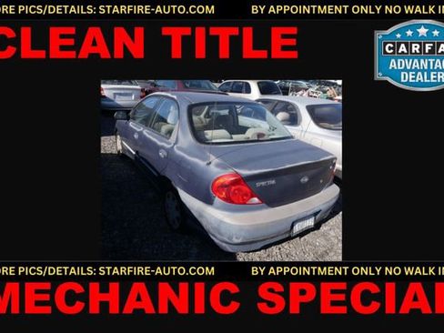 Used 2002 Kia Spectra Sedan image 1